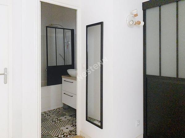 Appartement Bandol T2 de 43.92 m2 Rénové proche du port .