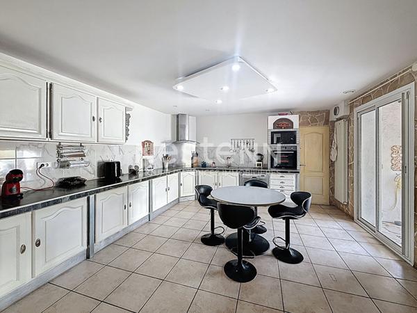 Maison spacieuse à vendre à Saint Maximin la Sainte Baume