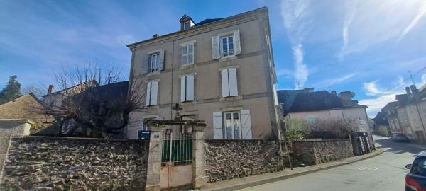 Appartement à rénover dans une belle bâtisse - Juillac Juillac