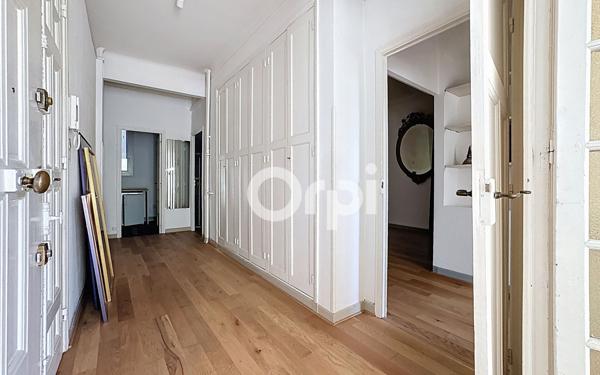 Appartement à vendre    3 pièces • 98,49 m2 Toulon