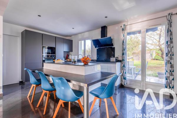 Maison à vendre 6 pièces 136 m² Isles-lès-Villenoy