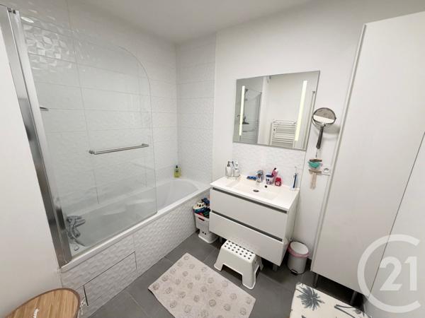 Appartement F3 à vendre  3 pièces - 62,33 m2 L ISLE ADAM - 95