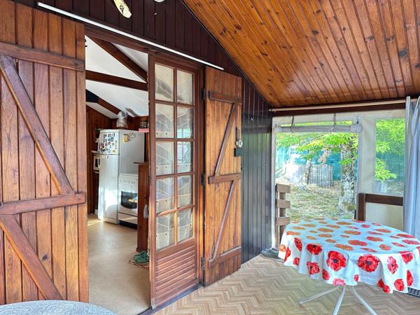 Terrain de loisir arboré de 1360m2 avec cabanon aménagé de 24m2 — Marigné-Laillé