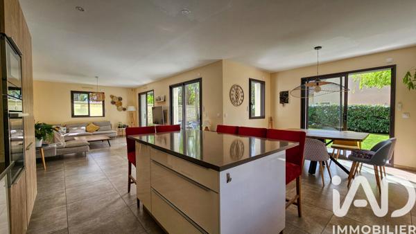 Maison à vendre 7 pièces 155 m² Morainvilliers