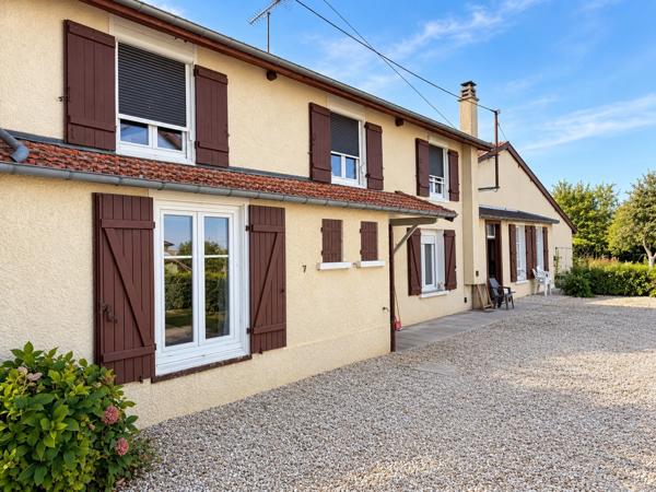 MAISON AVEC JARDIN ET DÉPENDANCES PROCHE DU LAC