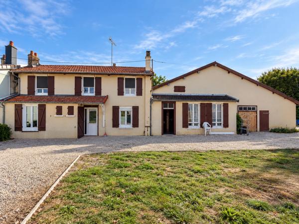 MAISON AVEC JARDIN ET DÉPENDANCES PROCHE DU LAC
