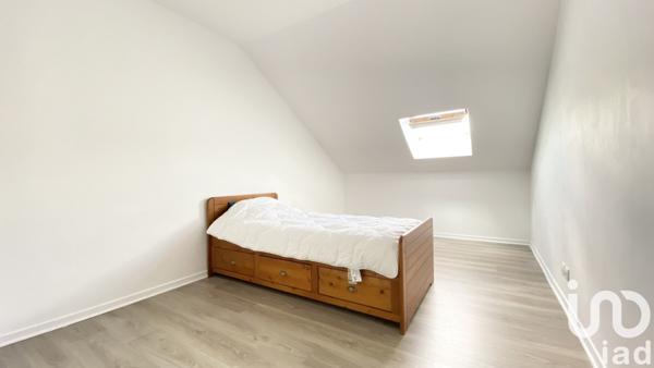 Appartement 5 pièces de 96 m² à Trappes (78190)