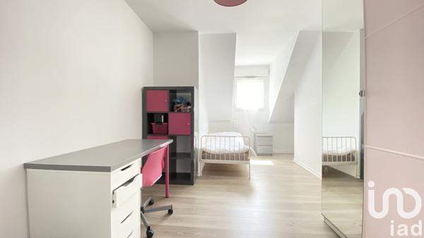 Appartement 5 pièces de 96 m² à Trappes (78190)