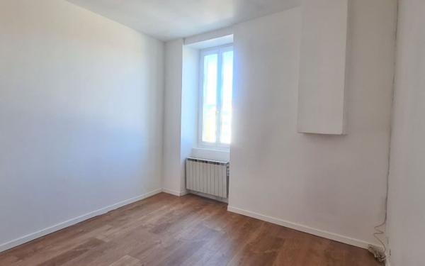 Appartement à louer    4 pièces •  Joyeuse