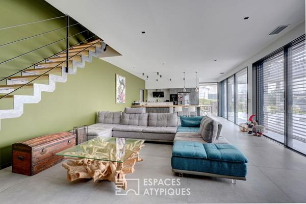 Architecture contemporaine et panorama à 180°