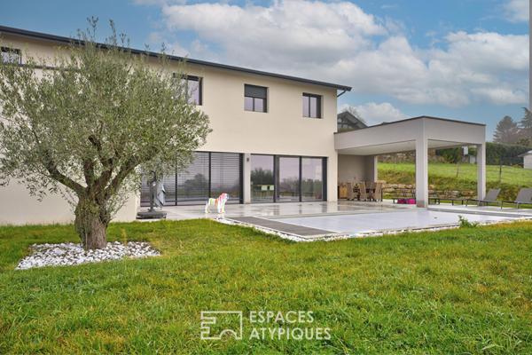 Architecture contemporaine et panorama à 180°