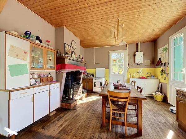 Maison à vendre 129 000 € Saint-Étienne-de-Puycorbier 7 p 127 m² DPE E