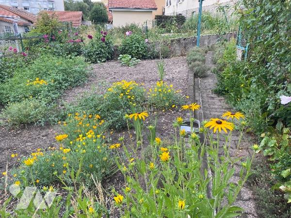 Maison des mines avec jardin, très bien entretenue