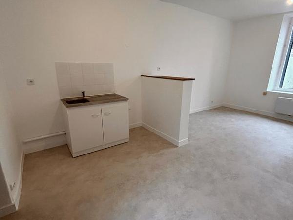 Location Studio 32.08 m² - 26 RUE SAINT BARTHELEMY Melun 77000