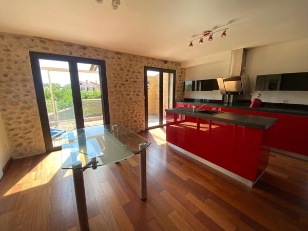 Dpt Pyrénées Orientales (66), à vendre proche LE SOLER Maison 5 pièces 169 m² garage, cour, jacuzzi