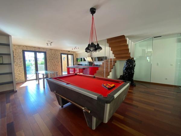 Dpt Pyrénées Orientales (66), à vendre proche LE SOLER Maison 5 pièces 169 m² garage, cour, jacuzzi