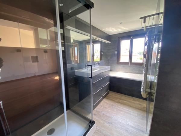Dpt Pyrénées Orientales (66), à vendre proche LE SOLER Maison 5 pièces 169 m² garage, cour, jacuzzi