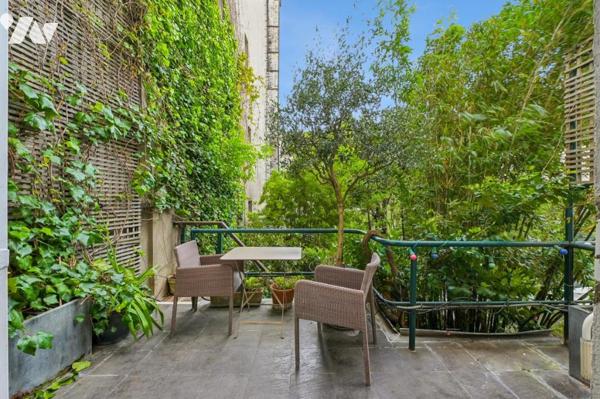 Studio traversant et son Jardin en plein Montmartre