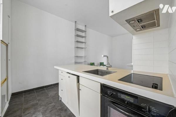 Studio traversant et son Jardin en plein Montmartre
