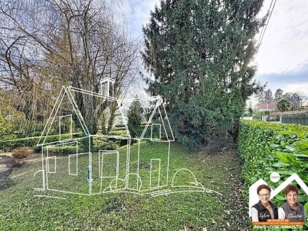 Terrain constructible non viabilisé, sur les hauteurs avec vue montagne et calme