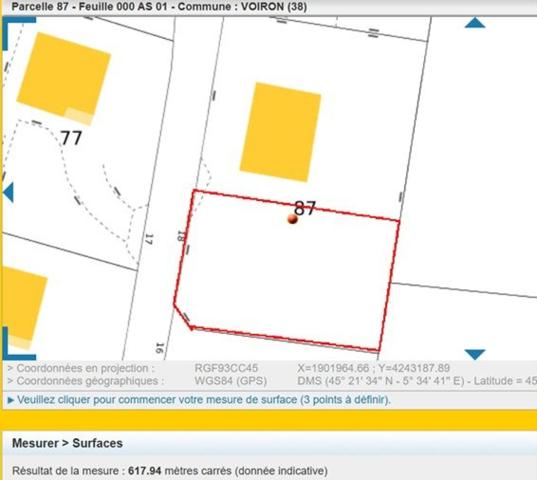 Terrain constructible non viabilisé, sur les hauteurs avec vue montagne et calme