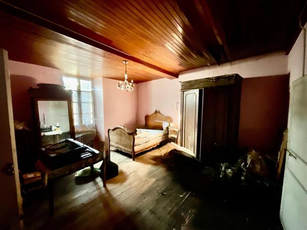 Pièce voûtée / locatif