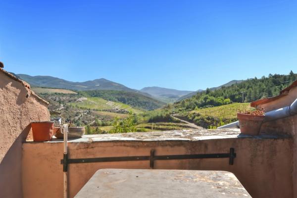ROQUEBRUN – PROCHE SAINT-CHINIAN ET BERLOU – MAISON 3 PIÈCES – 75 M² – 2 CHAMBRES – TERRASSE – CAVE – VUE DÉGAGÉE – TRÈS CALME