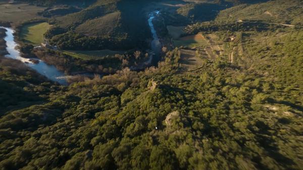 ROQUEBRUN – PROCHE SAINT-CHINIAN ET BERLOU – MAISON 3 PIÈCES – 75 M² – 2 CHAMBRES – TERRASSE – CAVE – VUE DÉGAGÉE – TRÈS CALME