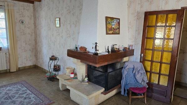 Pavillon à vendre à Sauzé-Vaussais dans les Deux-Sèvres (79190), ref : 181