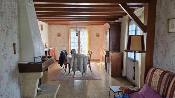 Pavillon à vendre à Sauzé-Vaussais dans les Deux-Sèvres (79190), ref : 181