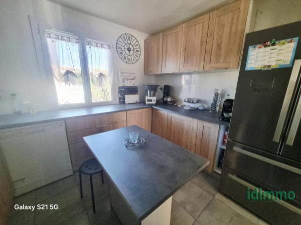 A découvrir Le Muy proche centre jolie villa F4 pp terrasse piscine garage sur 980m de terrain 386000€ dpe B Le Muy (83490)