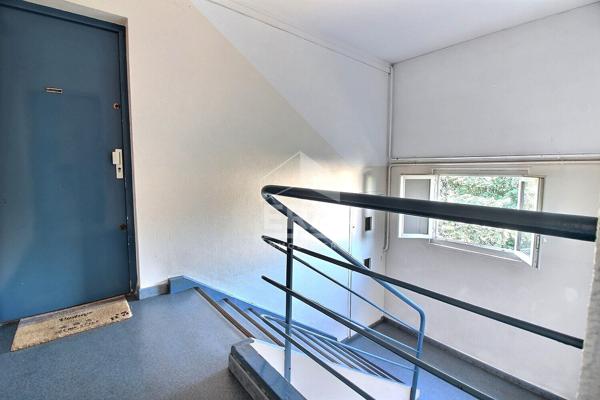 T3  57M2 DRANCY CAVE+PARKING