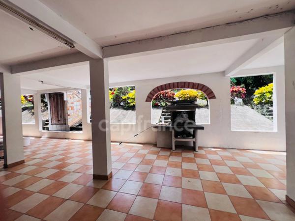 À vendre - Superbe maison T7 de 201 m² + 100 m² non habitable sur un terrain de 1213 m² - LE MARIN (972)