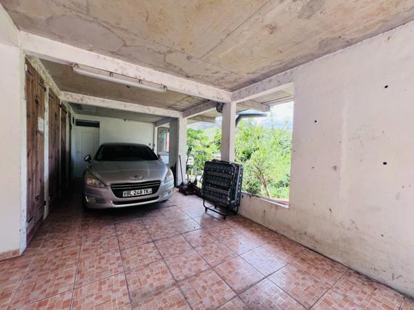 À vendre - Superbe maison T7 de 201 m² + 100 m² non habitable sur un terrain de 1213 m² - LE MARIN (972)