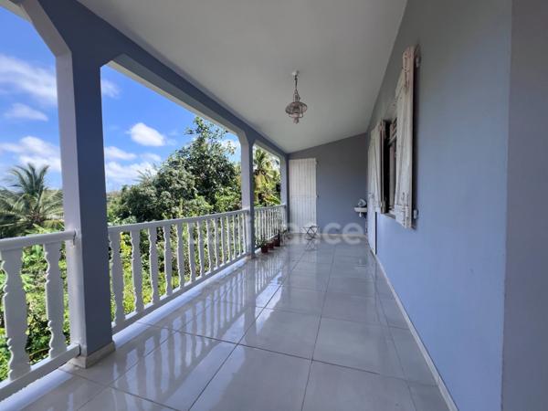 À vendre - Superbe maison T7 de 201 m² + 100 m² non habitable sur un terrain de 1213 m² - LE MARIN (972)