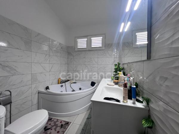 À vendre - Superbe maison T7 de 201 m² + 100 m² non habitable sur un terrain de 1213 m² - LE MARIN (972)