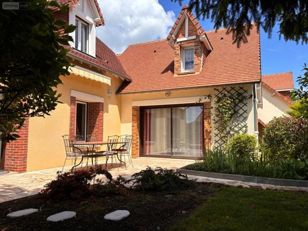 Maison à vendre à Yvré-l'Évêque dans la Sarthe (72530), ref : LMY/FR