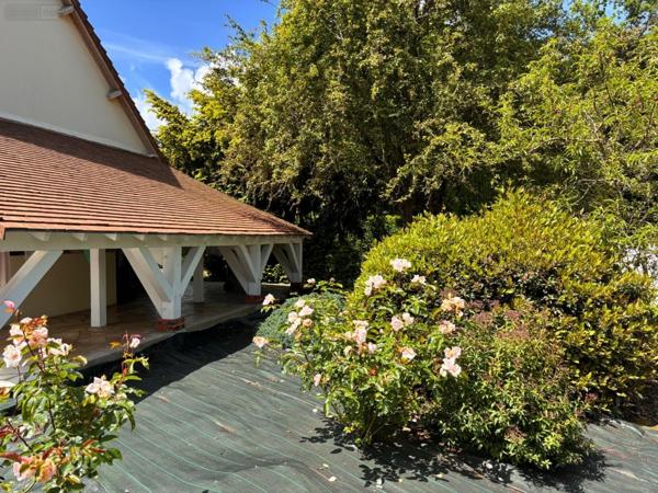 Maison à vendre à Yvré-l'Évêque dans la Sarthe (72530), ref : LMY/FR