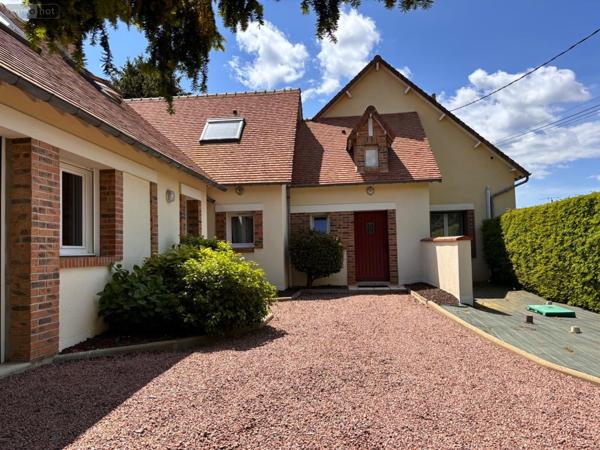 Maison à vendre à Yvré-l'Évêque dans la Sarthe (72530), ref : LMY/FR