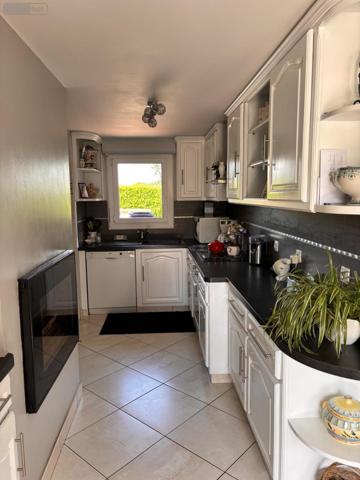 Maison à vendre à Yvré-l'Évêque dans la Sarthe (72530), ref : LMY/FR