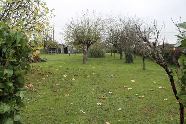 COULEUVRE - MAISON D'HABITATION AVEC ENVIRON 2300 M2 DE TERRAIN COMPRENANT UN PETIT ÉTANG.