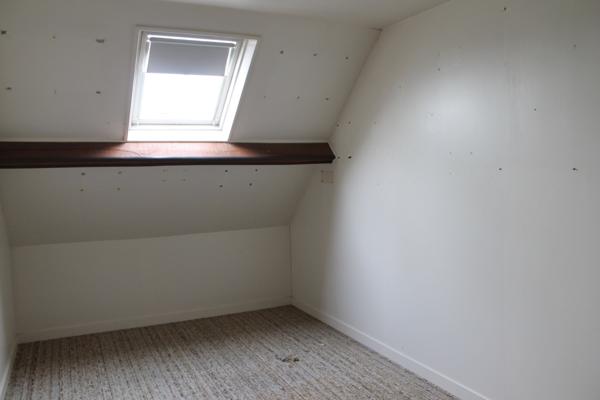 COULEUVRE - MAISON D'HABITATION AVEC ENVIRON 2300 M2 DE TERRAIN COMPRENANT UN PETIT ÉTANG.