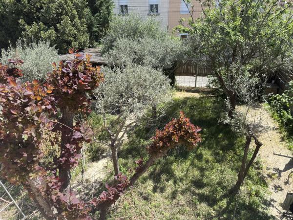 Cavaillon (84300) MAISON DE VILLE AVEC JARDIN ET GARAGE