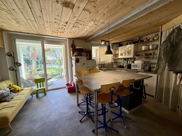 Cavaillon (84300) MAISON DE VILLE AVEC JARDIN ET GARAGE