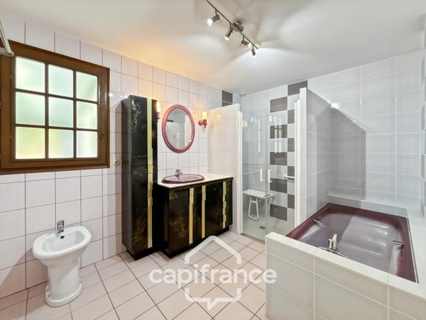 Maison 6 pièces de 165m²