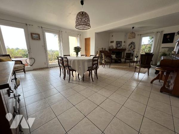 MAISON D'HABITATION A VENDRE