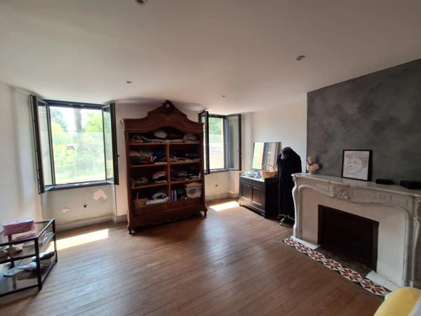 Charmante maison Gasconne 145m² Habitable avec 185m² de dépendances sur 1300m² de terrain