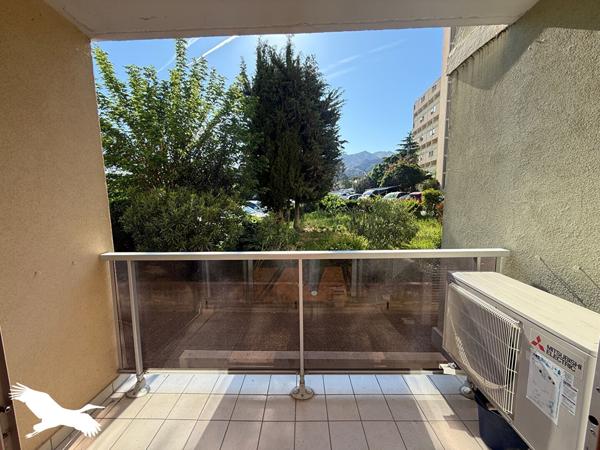 Appartement à louer 1 030 € CC Marseille 4 p 66 m² DPE C