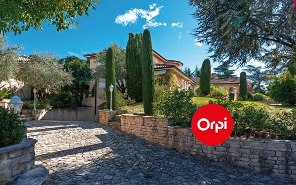 Maison à vendre    6 pièces • 284 m2 Saint-Priest