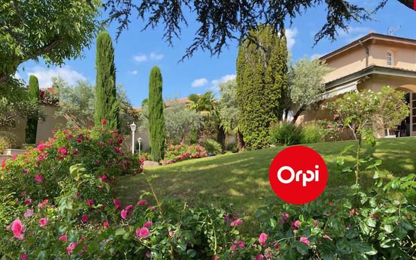 Maison à vendre    6 pièces • 284 m2 Saint-Priest